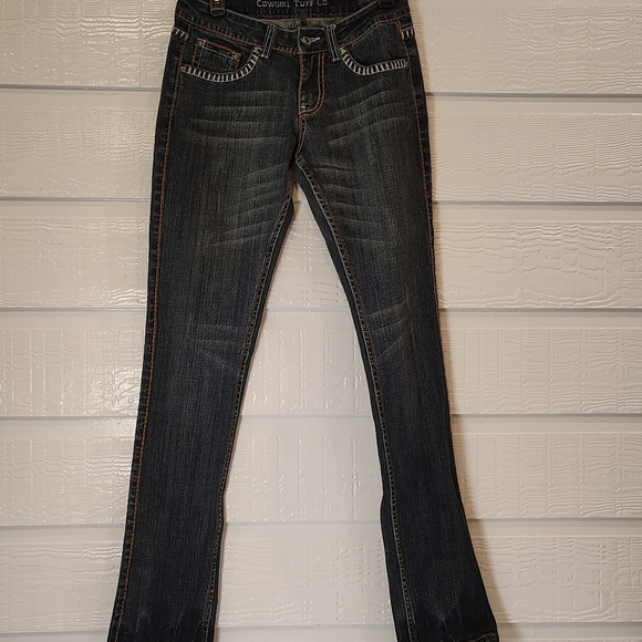 Cowgirl Tuff Co WOMENS SIZE 27X35. Western Jeans Embroidered White Stitching - Picture 2 of 11